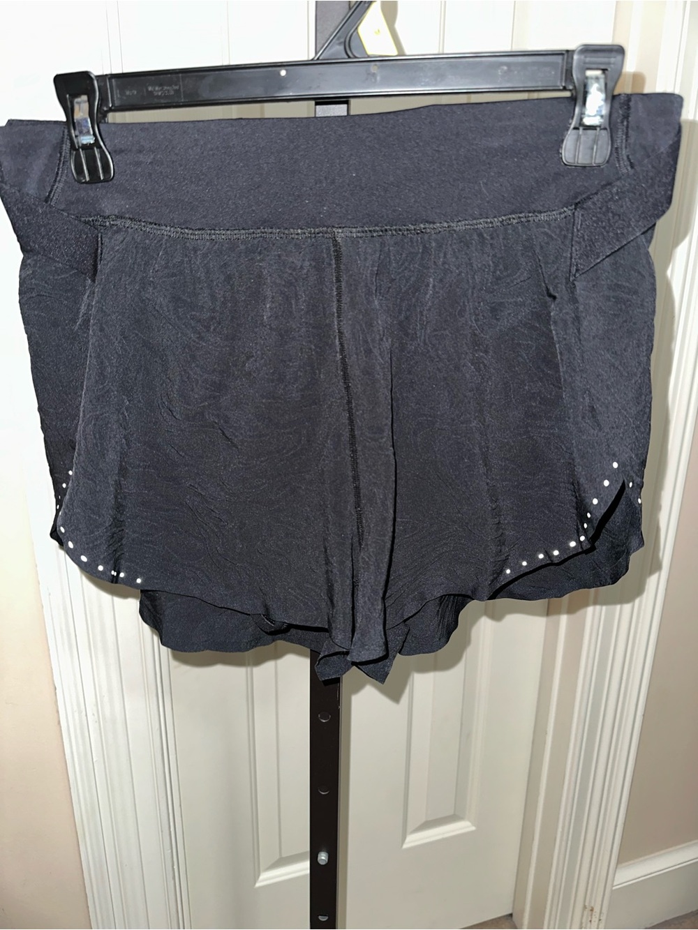 lululemon athletica Black shorts size 6 with reflector dots.